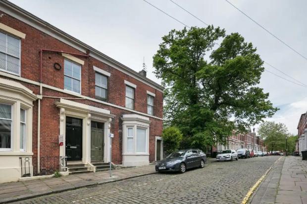 Stylish Double Room In City Centre - Shared Bathroom - Parking Preston  Exterior photo